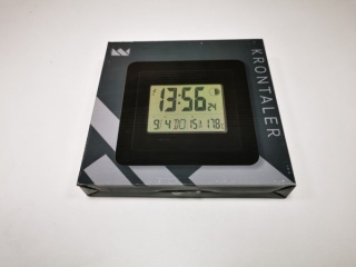 Cyfrowy zegar radiowy czarny kwadratowy - automatyczna zmiana czasu, alarmy, temperatura, 7 języków