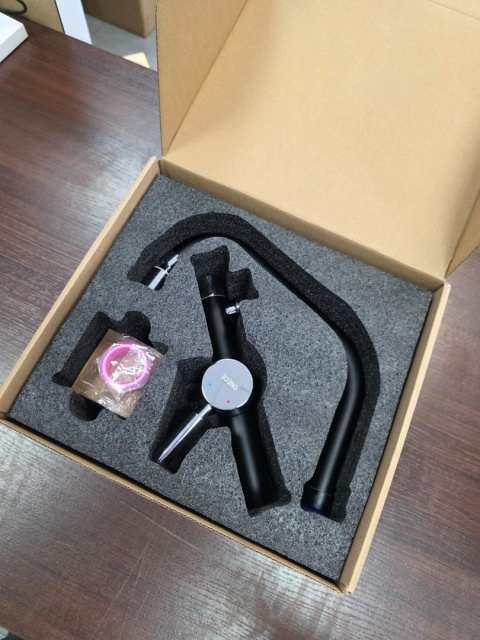 ONECE czarna bateria kuchenna naścienna 3/4 cala obrót 36