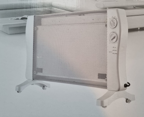 Quigg GT-GH-02 - grzejnik elektryczny 1500W z regulacją termostatu, trybem antyzamarzaniowym i zabezpieczeniem