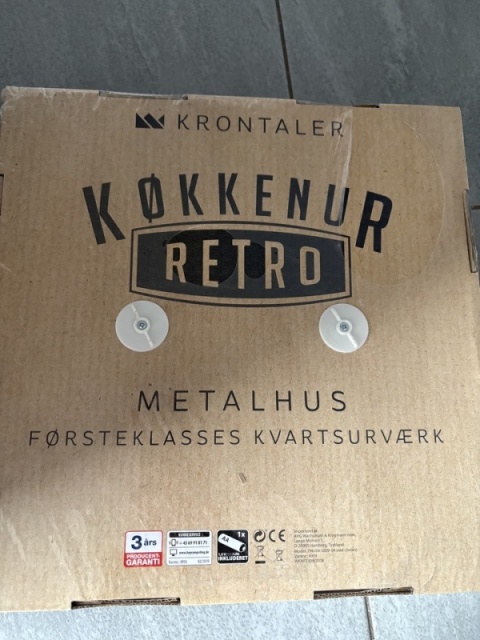 Zegar Kuchenny Retro - czerwony zegar w stylu vintage